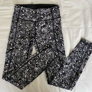 Lululemon Wunder Train High-Rise Tight with Pockets